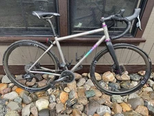 Moots Routt 45 Gravel Bike SRAM ENVE INDUSTRY NINE LOOK 52CM