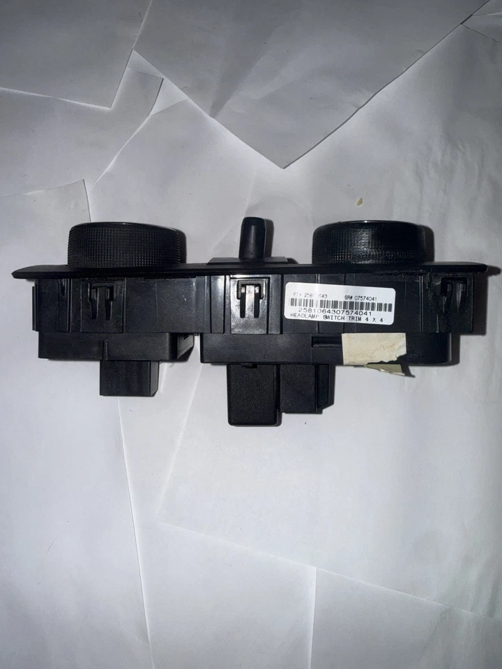 Interruptor de luz domo faro Chevy Tahoe GMC Yukon Denali 2007-2014 OEM 25810643 Foto 3 de 3