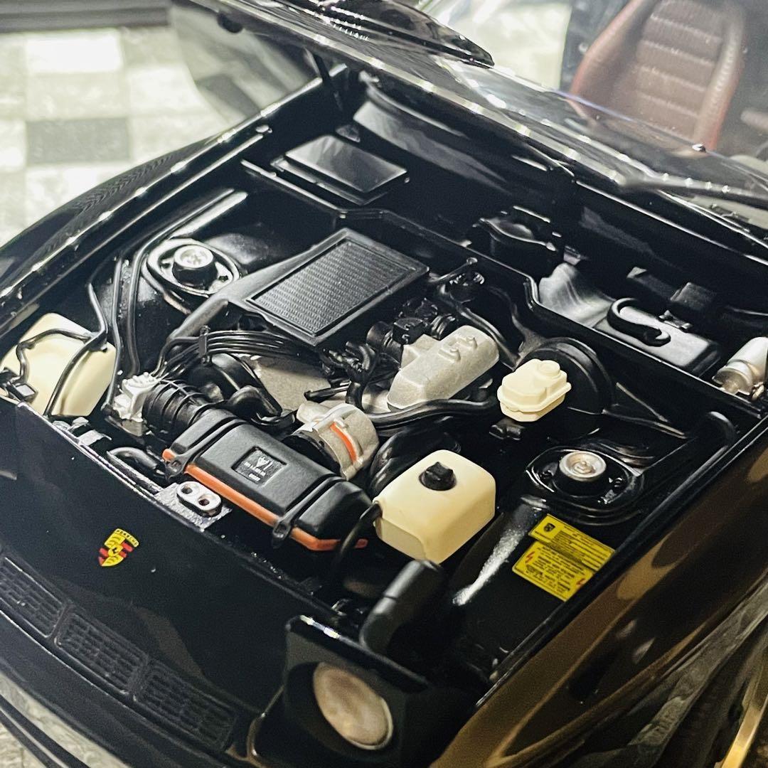 レア！オートアート 1/18 赤のポルシェ924カレラGT（1980） Autoart 1:18 Porsche 924 Carrera GT 1980 - DiecastSociety.com