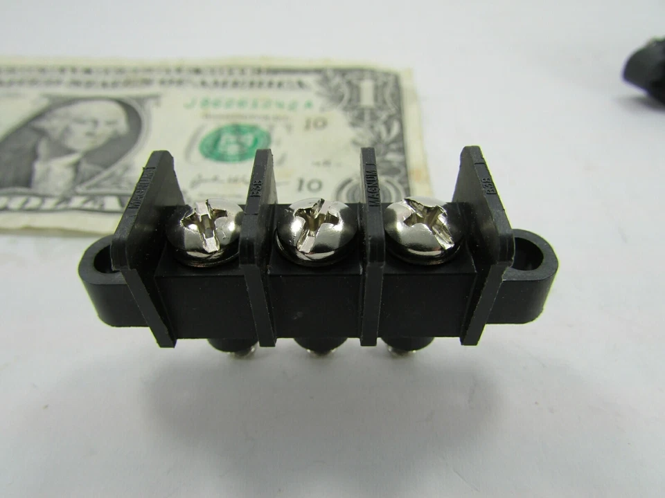 2 Bussmann Magnum 3-Pole Screw Terminal Blocks 50A 300V B38 Short Turret Barrier - Image 3 of 4