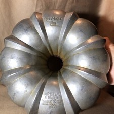 BUNDT PAN NORTHLAND: Vintage Cake Pan, Large, Heavy Aluminum Made In USA