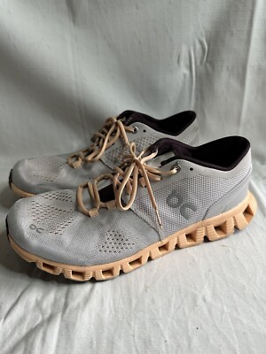 Size 9.5 - On Cloud X Silver / Almond Women s