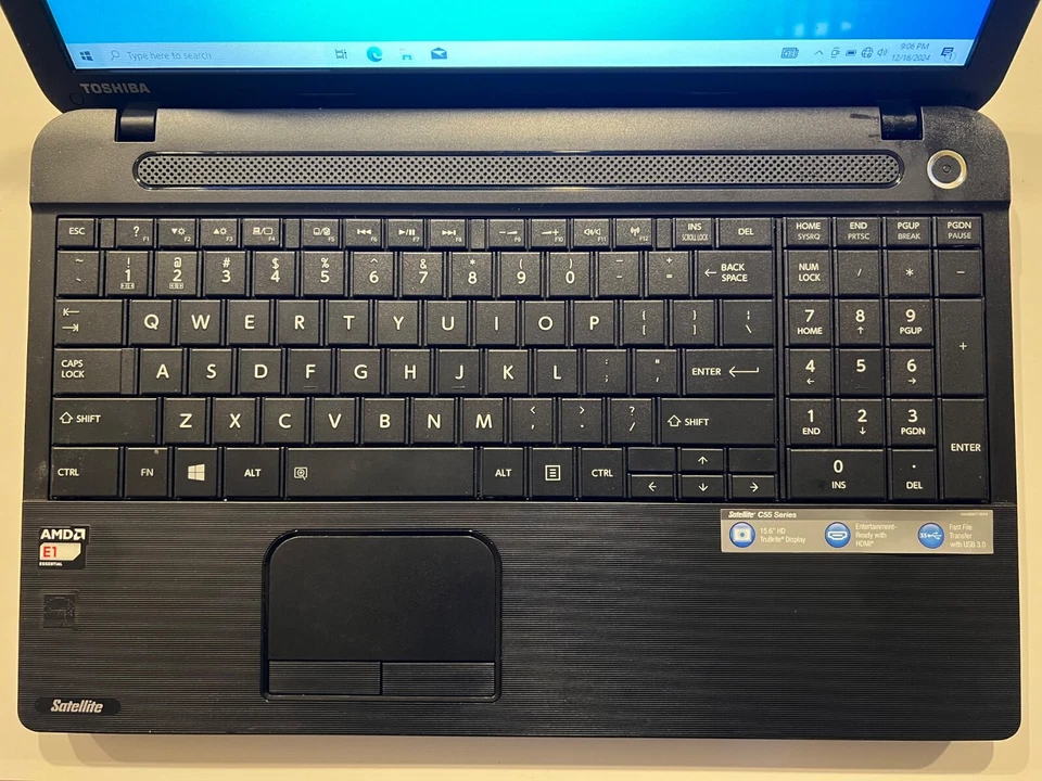 Toshiba Satellite C55D-A5170 15.6" AMD E1-2100 4GB 120GB HDD - Keyboard Problem - Image 2 of 4