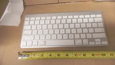 Apple wireless keyboard A1314, Silver, used