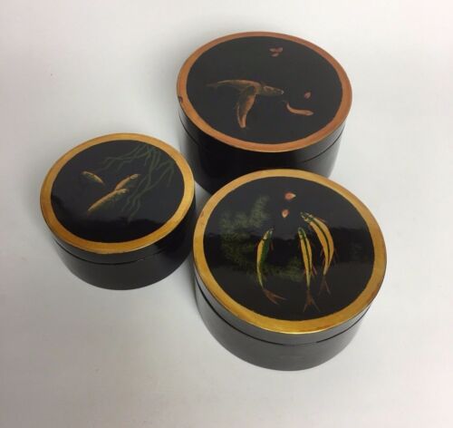 3 Asian Nesting Round Black Lacquer Boxes with Fish Design Copper/gold Trim - Photo 1 sur 11