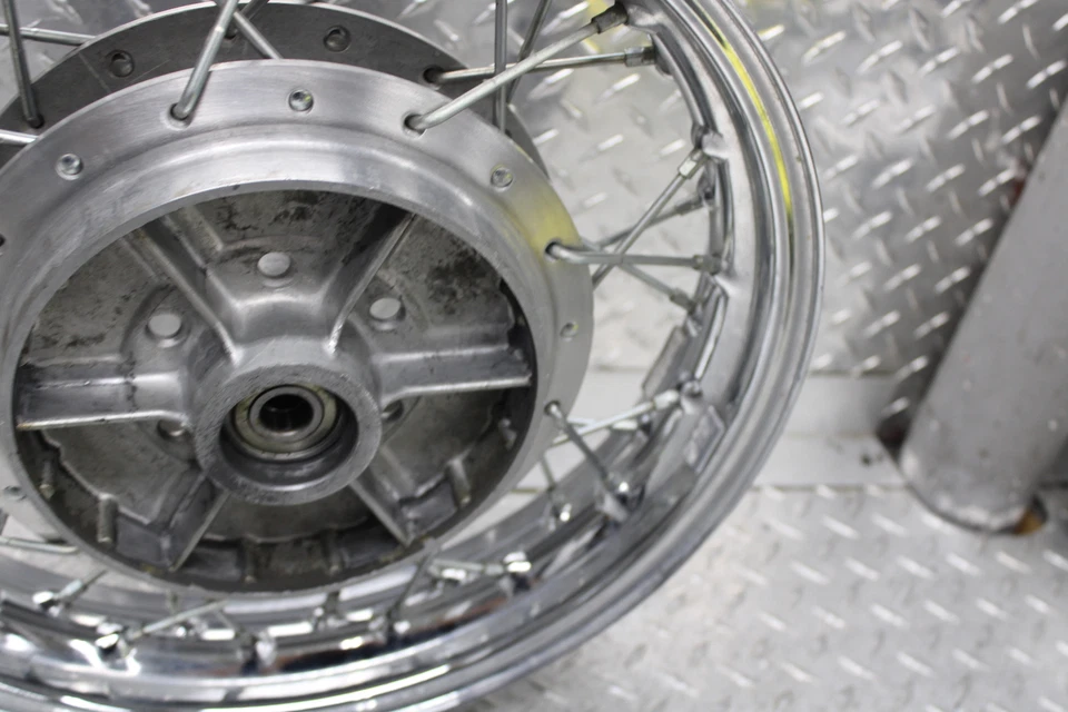 Suzuki Savage 650 LS650 1997 rueda trasera  Foto 4 de 4