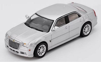 DCT 1/64 Scale Chrysler 300C SRT8 Silver Diecast Car Model Toy