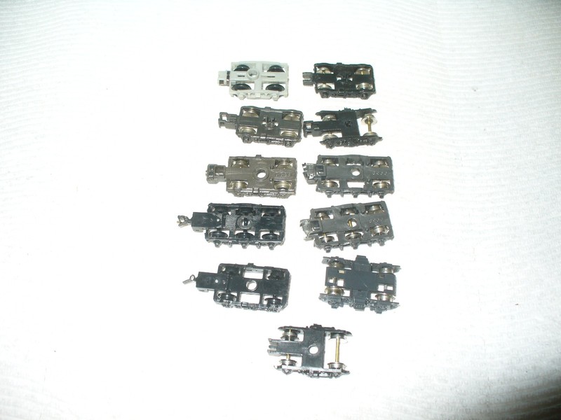 5-Pairs of UNBRNDED N-Scale '2 & 3-axle Passenger Car Trucks'-PARTS/REPAIRS-VG!