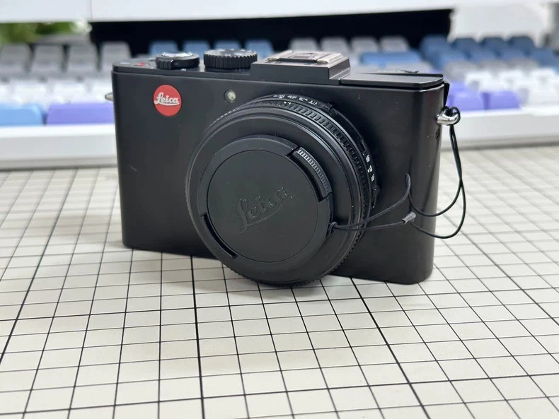 Leica D-LUX 6 カメラ ＆ HAKUBAケース付き Leica D-LUX 6 カメラ ＆ HAKUBAケース付き Leica D-LUX 6 カメラ