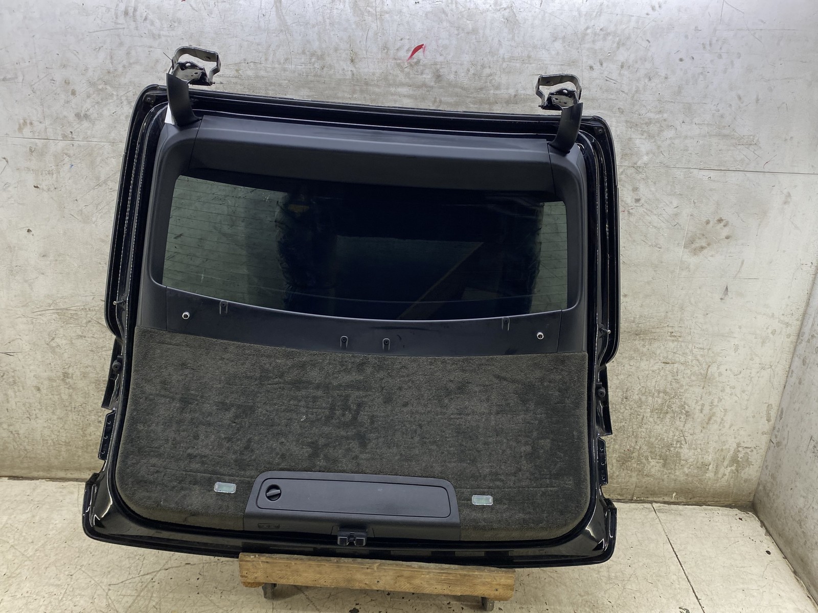 2015-2020 BENTLEY BENTAYGA OEM REAR POWER TRUNK TAILGATE LIFTGATE W/ CAMERA