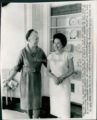 1964 Mrs Lyndon Johnson Wa Esther Peterson Secretary Wirephoto Vintage 7x9