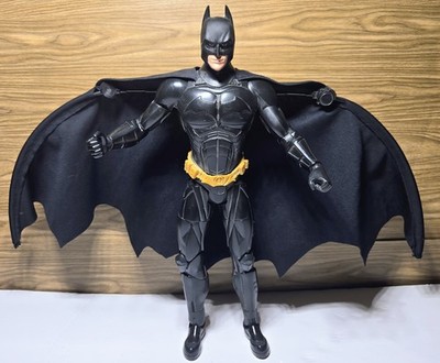 2005 Mattel DC Batman Begins W/ Fabric Cape by DC Comics H1386 14'' Action Figure