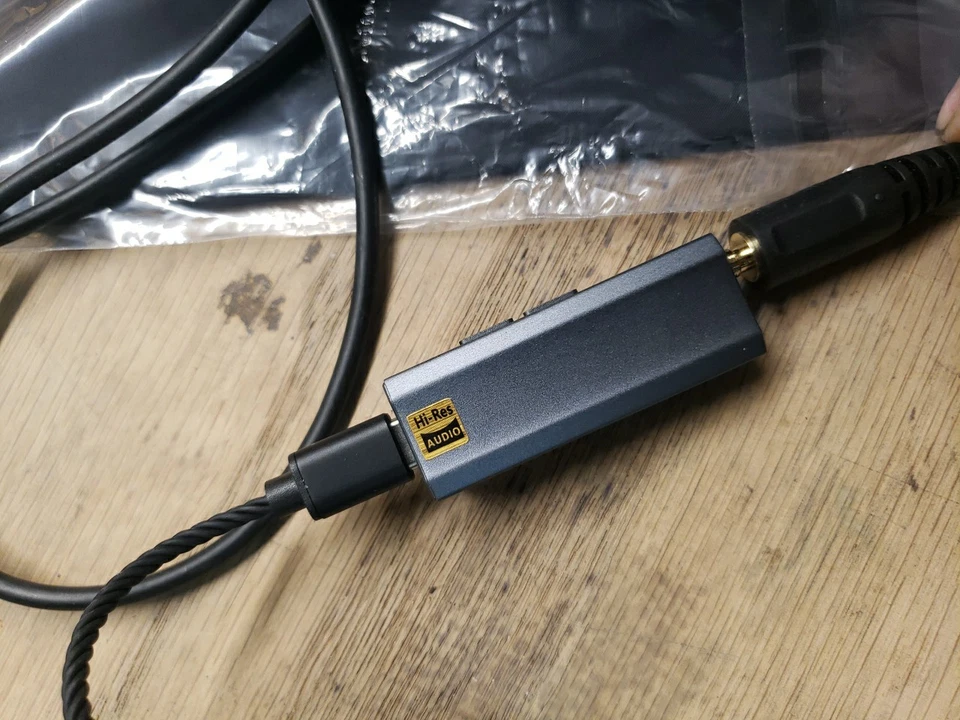 Beyerdynamic DT 770 Pro Studio Headphones 32 OHM - Black w/ Fosi Audio DAC - Image 4 of 4