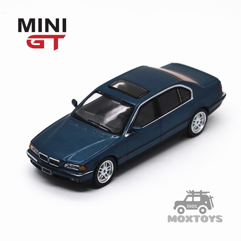 Mini gt 1:64 750il sorrento blue metallic diecast model car