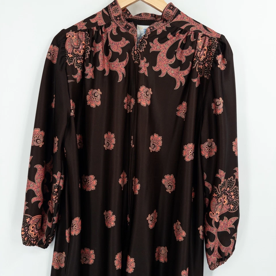 Maxi Vestido Boho Loungewear Marrón Paisley Cremallera Bata Años 70 Tiffany Loungewear Foto 2 de 4