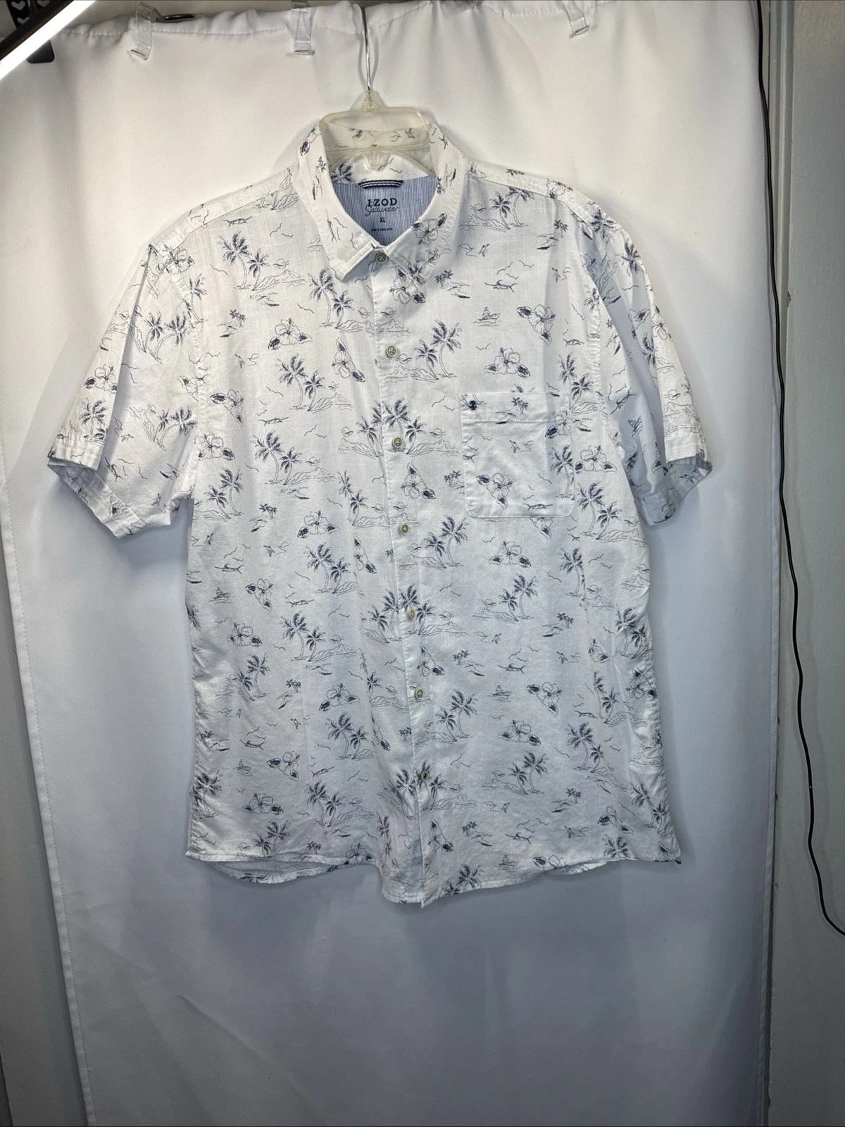 IZOD Saltwater-Mens Hawaiian Shirt-XL Short SL. White/Blue Button Down Casual