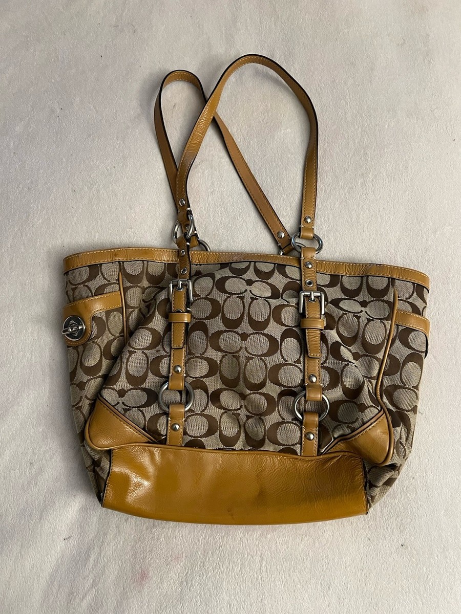 Coach Signature 