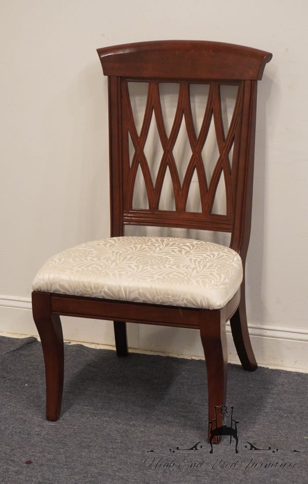 UNIVERSAL FURNITURE Contemporary Traditional Style Dining