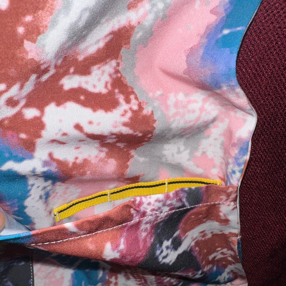 Scrubs Top WonderWink Modern fit Women Small New V Neck Tie Dye Design 4 Pockets - Image 4 of 4