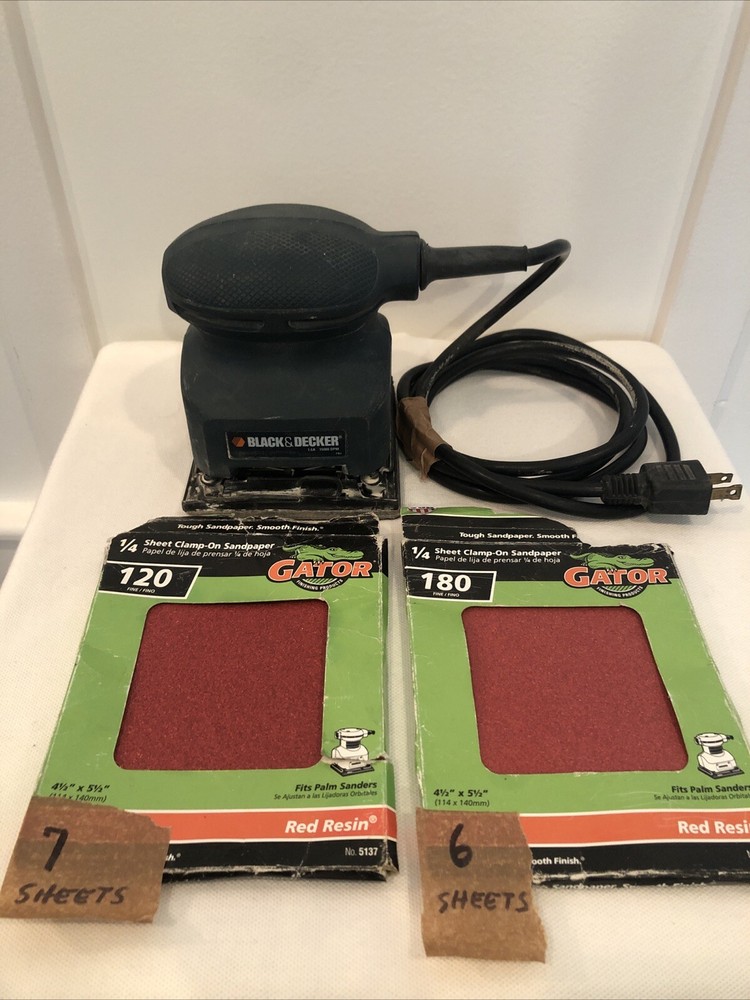 Black & Decker 1/4 Sheet Sander with 13 Sandpaper Sheets FS300
