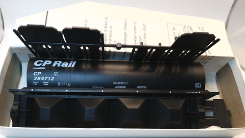 Tolva cubierta de grano cilíndrico HO InterMountain CP Rail 4 bahías CP 384712 | Zustand: New