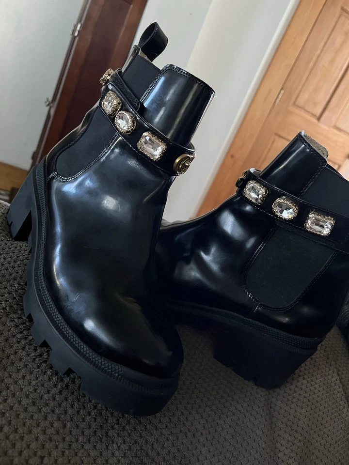 Botas Gucci Mujer Talla 41/7.5 EE. UU. Bordadas Negras con Estrellas Abejas Doradas Firma Foto 4 de 4