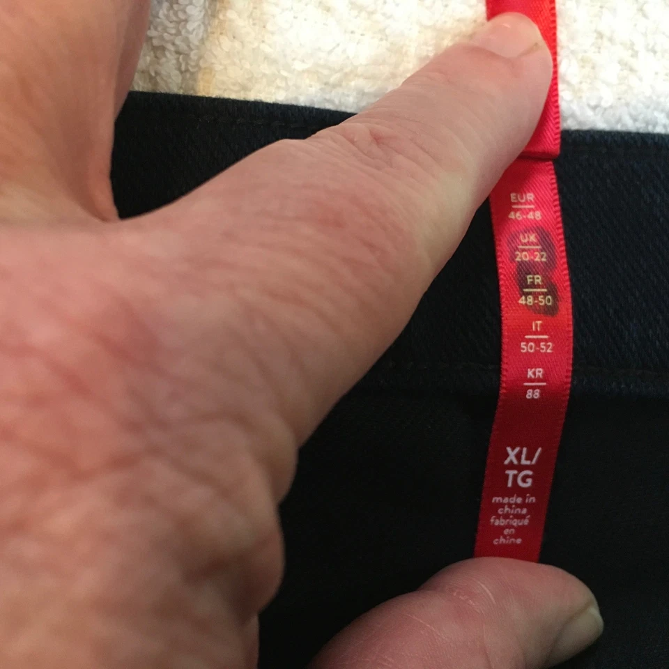 Женские леггинсы понте из джинсовой ткани SPANX черные XL TG - Изображение 3 из 4