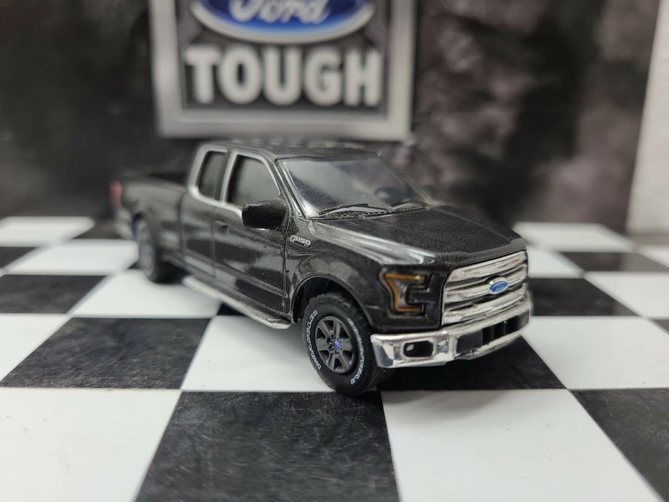 1:64 Custom 2015 XLT Ford F150 4WD truck Pickup Farm DCP ertl 4x4 hitch & tow - Image 4 of 4