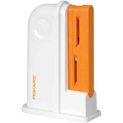 Fiskars 198620 Universal Desktop Scissors Sharpener New in Box!