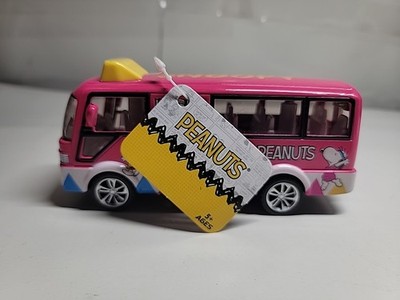 NEW PEANUTS SNOOPY RARE PINK DIECAST TOUR BUS 5