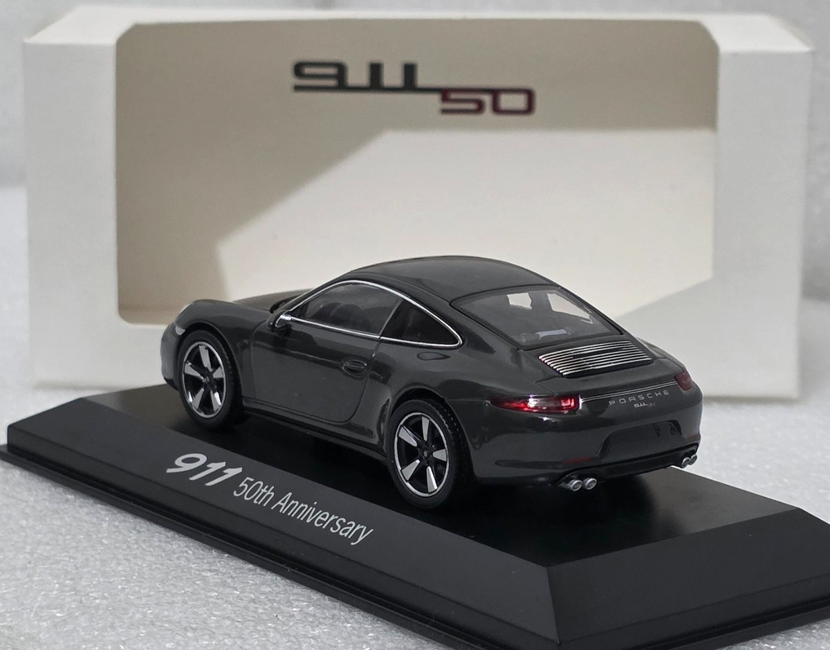 ポルシェ 911 50th Anniversary Edition (1/43) Porsche 911 (991) 50th Anniversary 2014 Graphite Grey 1:43 Welly