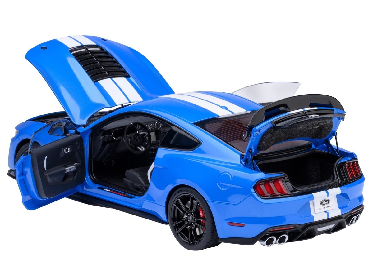FORD MUSTANG SHELBY GT500 GRABBER BLUE 1/18 MODEL CAR BY