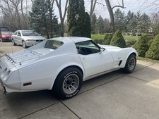 1977 White Chevrolet Corvette   | C3 Corvette Photo 1
