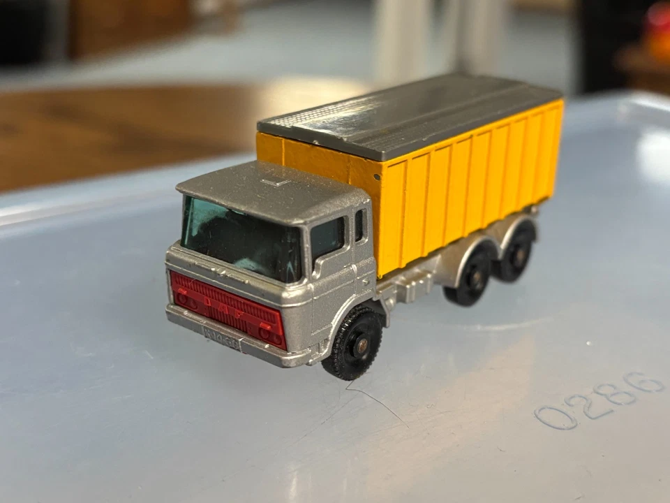 Matchbox Lesney #47-C D.A.F. Tipper Container Truck - Image 3 of 4