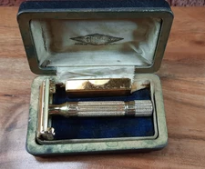 Gillette Safety Razor Vintage 1940's Aristocrat Gold Tone Blade and Case