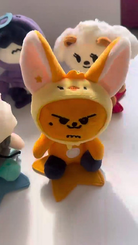 Kpop TXT "PPULBATU TOMORROW TOGETHER" Sitting Position Magnetic Plush Pendants - Picture 2 of 19