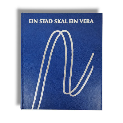 Ein Stad Skal Ein Vera Hardcover Book Norwegian Language SIGNED Rasmus Sunde WL1