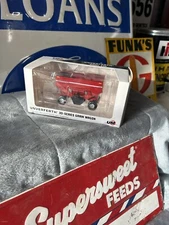 2024 SPECCAST 1:64 *UNVERFERTH* Red 630 Gravity Grain Wagon NIB!