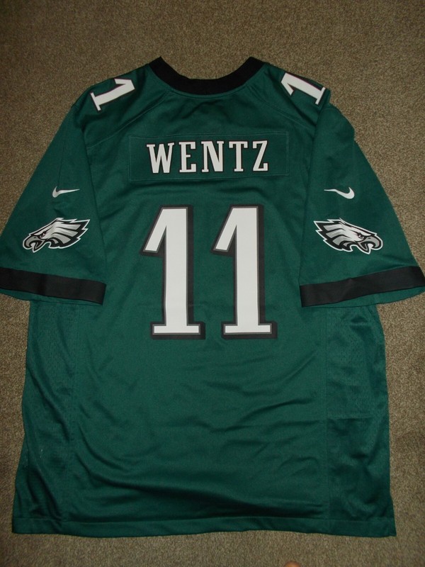 Carson Wentz - Philadelphia Eagles Jersey - EA Sports Madden 18 Figure - Book