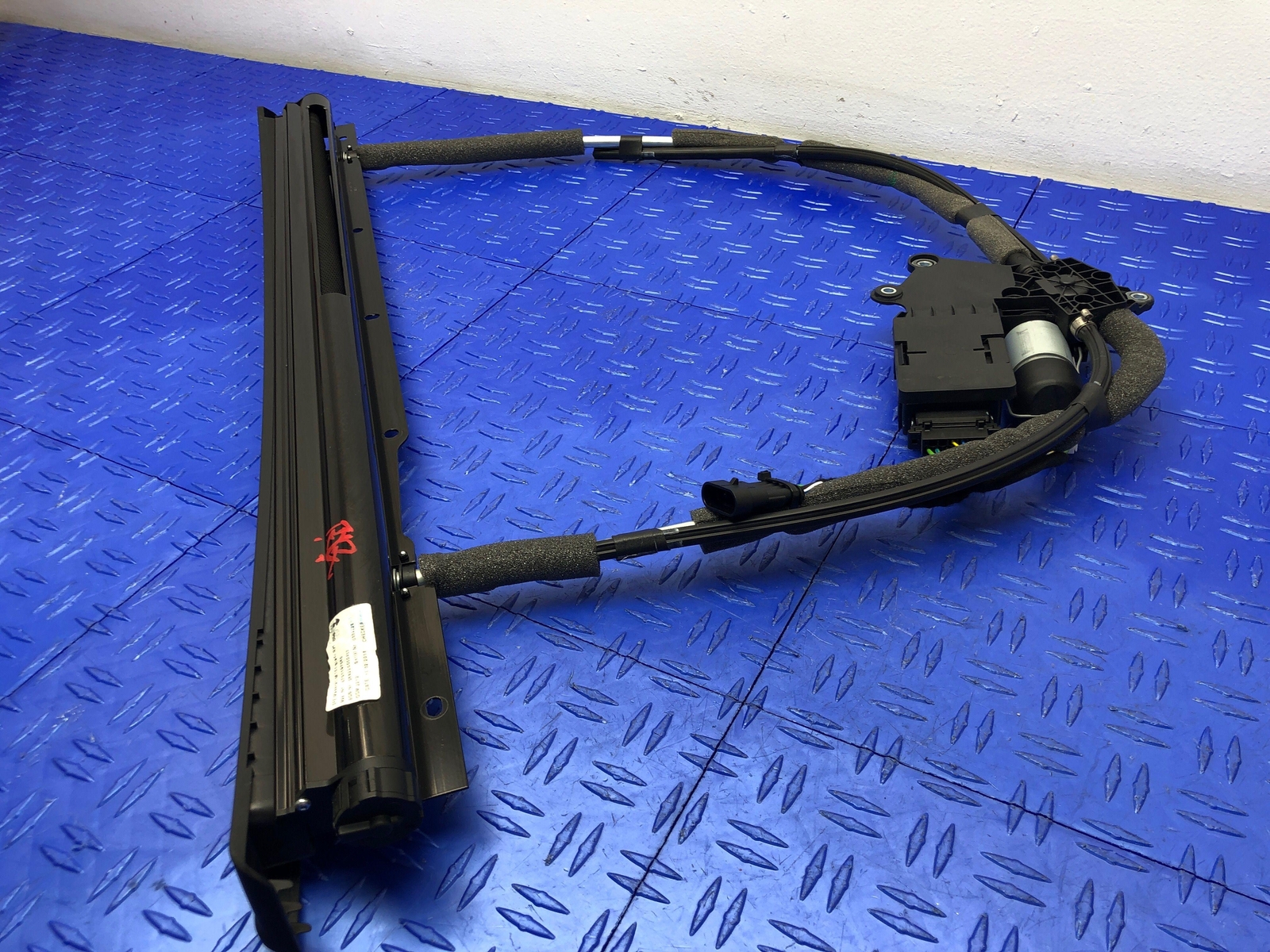 2013-2021 MASERATI QUATTROPORTE M156 RIGHT REAR DOOR SUNSHADE BLIND BLACK OEM