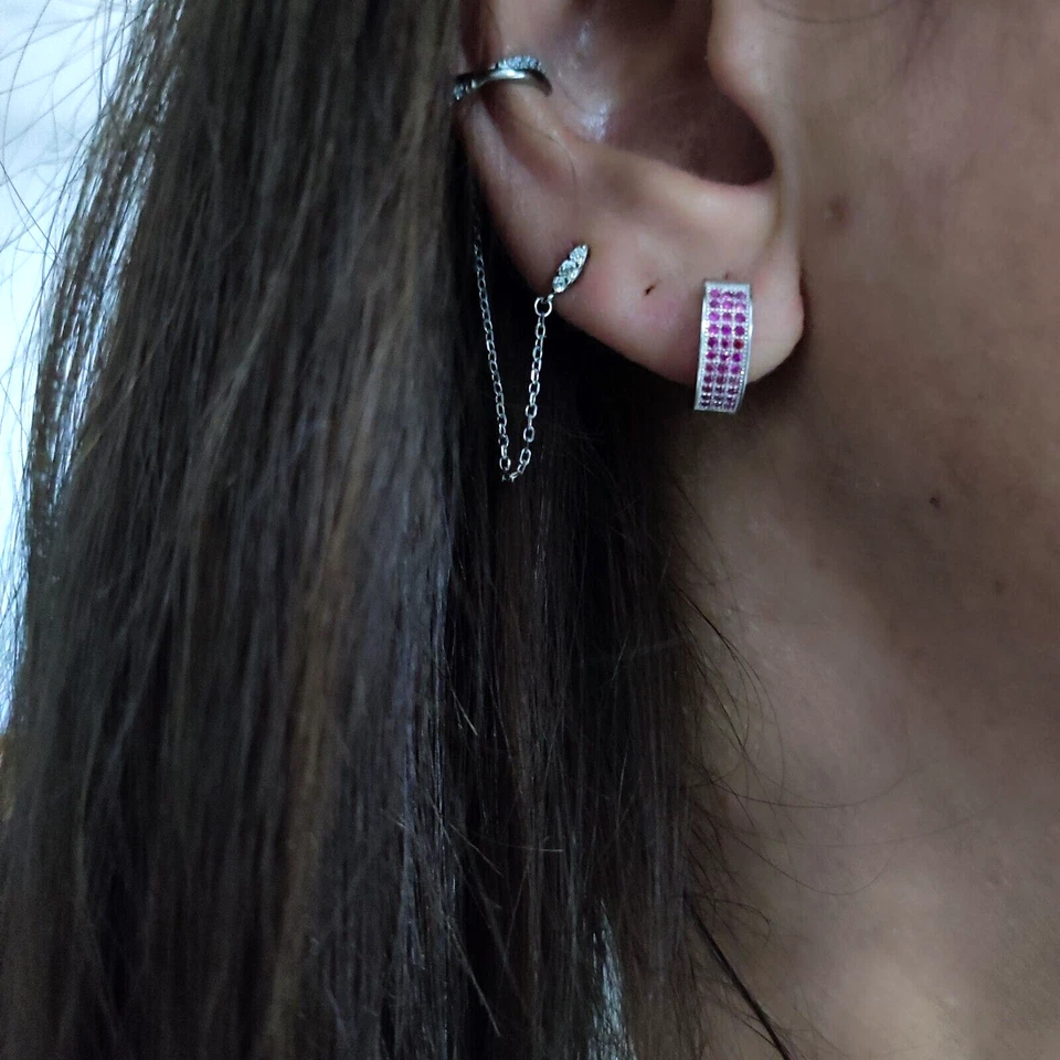 Orecchini Cerchio . orecchini uomo donna  argento 925  con zirconi rossi 14 mm - Immagine 2 di 4