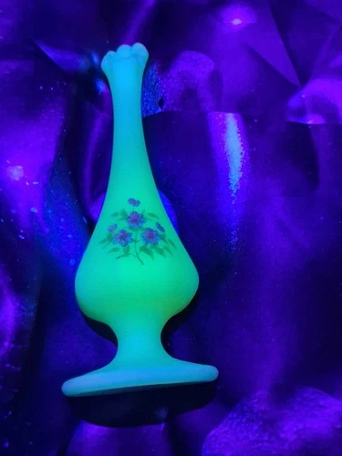 vintage fenton satin custard uranium Vase