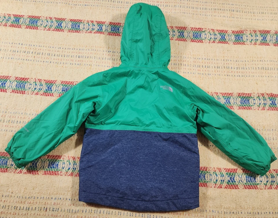 Jaqueta The North Face forrada de lã com capuz DryVent criança tamanho 2T impermeável - Imagem 2 de 4