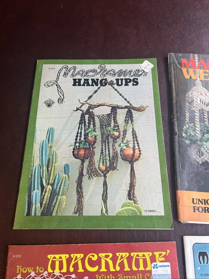 Rivista macramè anni 70 lotto di quattro appendiabiti piccoli spazi ovest piccolo cavo - Immagine 2 di 4