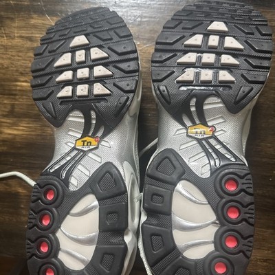 Nike Air Max Plus Women Light Silver/Black Chrome Size 9 FV8480 002