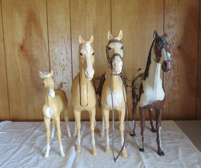 LOT Johnny West Louis Marx 4 horses foal Thunderbolt pinto palamino movable head