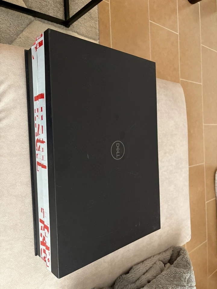Dell XPS 15 9510 laptop (Intel Core i7-11800H, 16 GB RAM) - Immagine 3 di 4