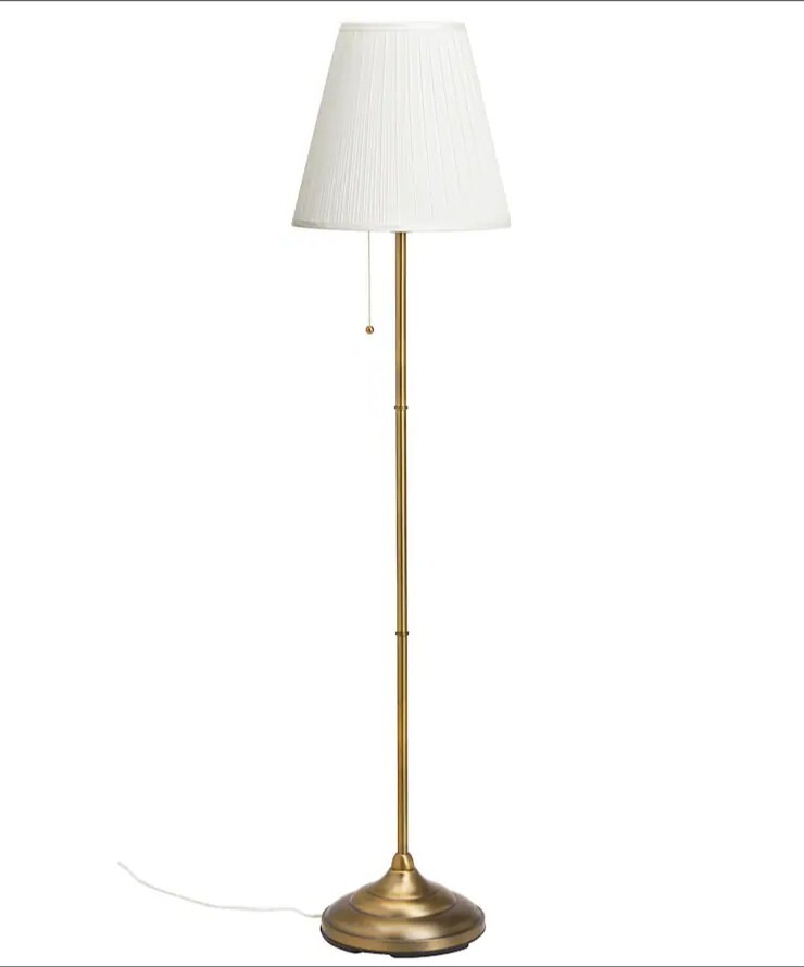 LAMPADA DA SOGGIORNO DA TERRA PER AMBIENTE IN STILE CLASSICO COLORE OTTONE 1