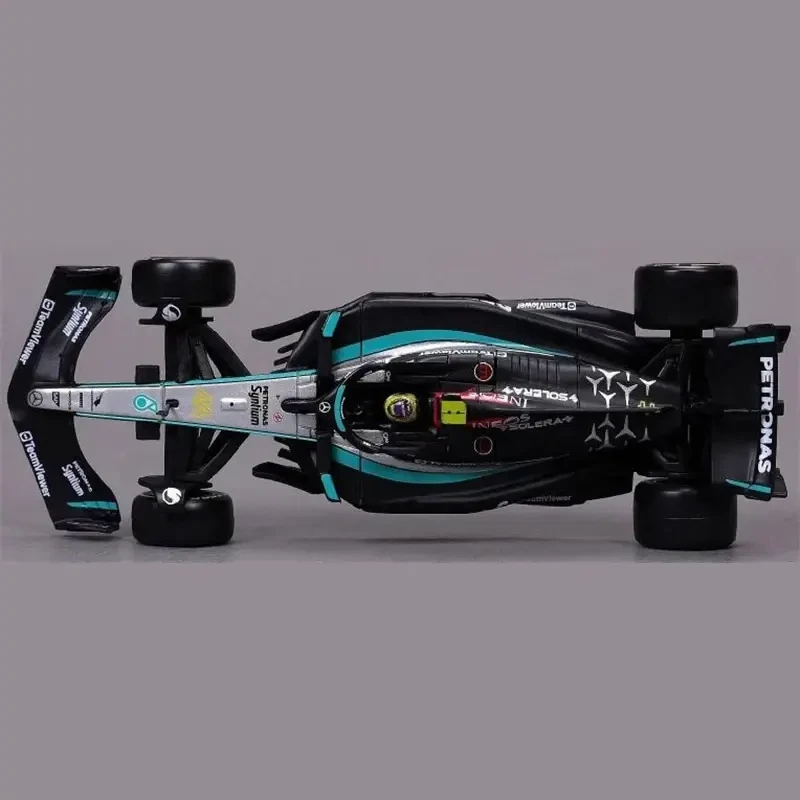 New Bburago 1:43 2024 Season Petronas AMG F1 W15 LEWIS HAMILTON #44 - Image 4 of 4