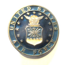 VINTAGE UNITED STATES AIR FORCE BELT BUCKLE. ENAMELED 2 3/4" USA